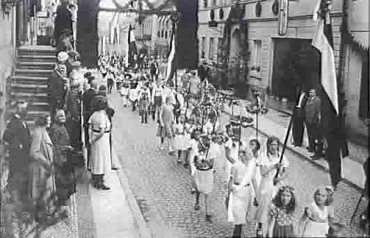 Wiesenfestumzug in der Marktstraße